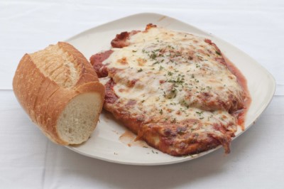 Chicken Parmigiana Entrée Image