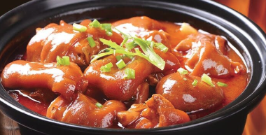 Stir-Fried Piquancy Pig's Feet 香辣美容蹄 Image