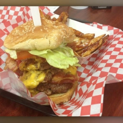 Quint Cheeseburger Image