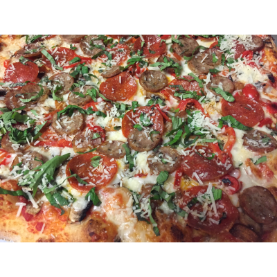 Pizza de la Casa Image