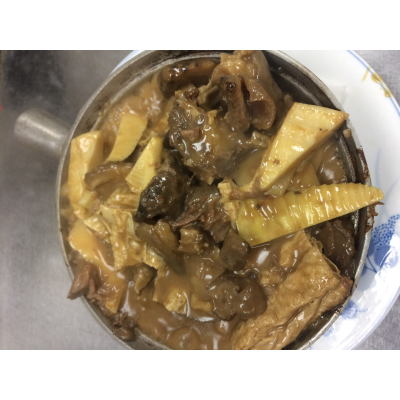 L15. Lamb with Bean Curd Thread in Casserole Image