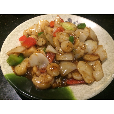 SF17. Scallop with Black Pepper Sauce 黑椒干貝 Image