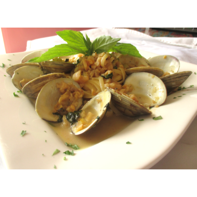 Clam Sauce Over Linguine Image