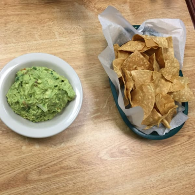 32. Nachos con Guacamole Image