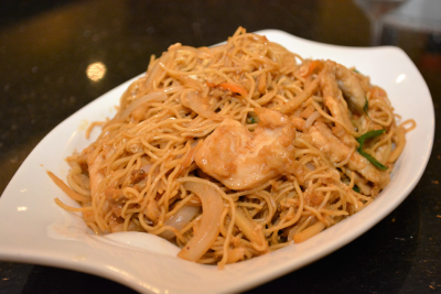 Cantonese Chow Mein with Chicken Image