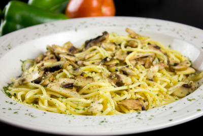 Spaghetti, Garlic Butter, & Mushrooms Image