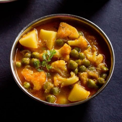 31. Aloo Gobi Matar (Vegan) Image