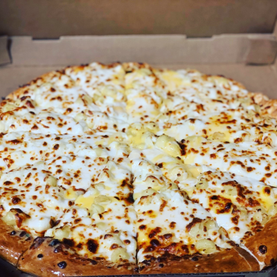 Mac 'N Cheese Pizza Image