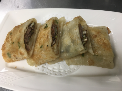 A12. Scallion Pacake with Beef 牛肉蔥油餅 Image