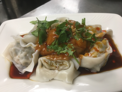 A25. Pork & Vegetable Wonton in Chili Oil 紅油抄手 Image