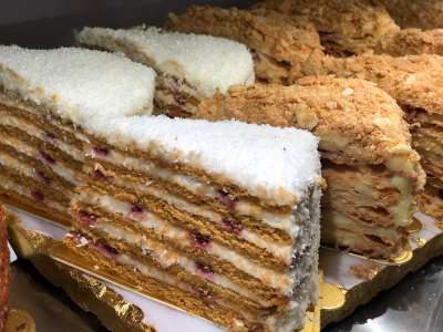Coconut honey cake with raspberries Image