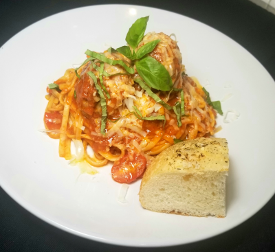 Linguine & Meatballs Image