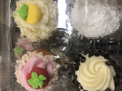 12 Assorted Large Cup Cakes Image