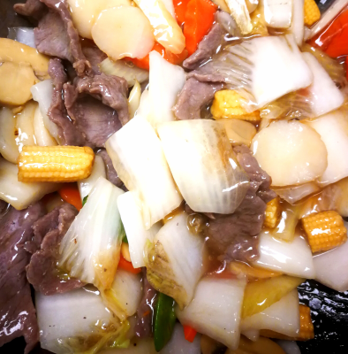 B3. Beef & Chinese Vegetables 牛肉炒紹菜 Image