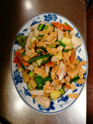 K6. Chicken with Almond Ding Image
