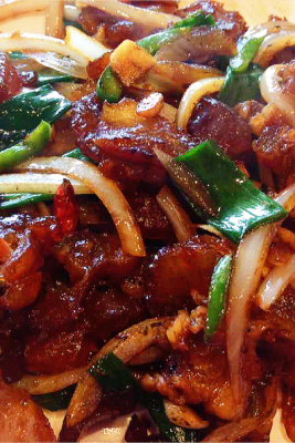 47. Scallions with Beef Tendon 葱爆牛筋 Image