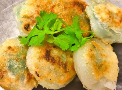 4. Crystal Leek Shrimp Cake (6 Pieces) Image