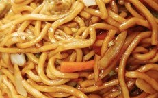 37. Chicken Lo Mein 鸡肉捞面 Image