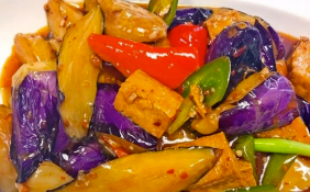 107. Eggplant with Crispy Tofu 茄子脆皮豆腐 Image