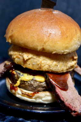 Que T Burger Image