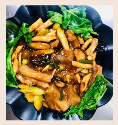 7. Beef Brisket with Lightly Fried Tofu in Hot Pot Image
