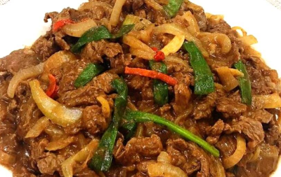 AS1-2. Shacha Beef with Onion 沙茶炒牛肉 Image